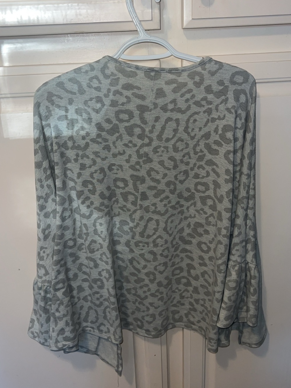 Light Gray Leopard-Print Open-Front Cardigan - Picture 3 of 4